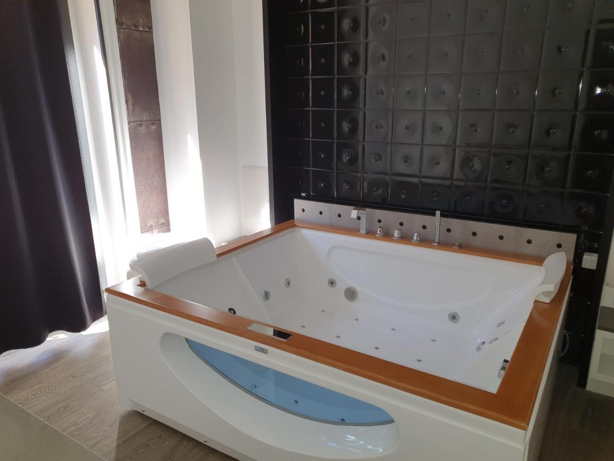 Emphasis Suites & Rooms Cagliari Eksteriør billede