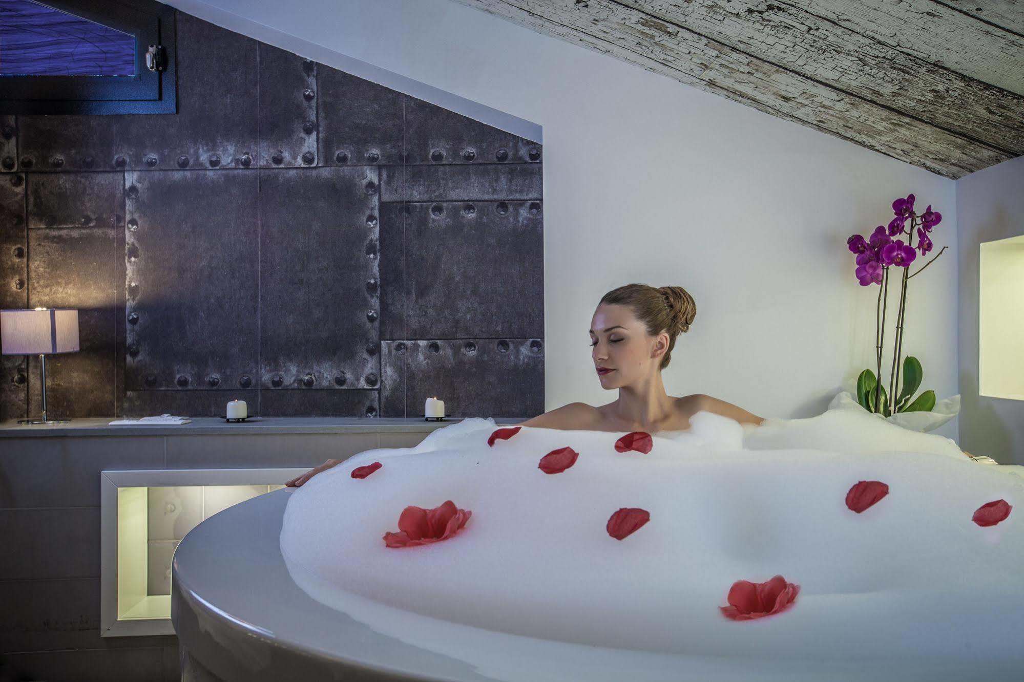 Emphasis Suites & Rooms Cagliari Eksteriør billede